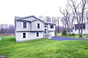 1019 Cricket Ln, Long Pond, PA 18334 - Photo 7