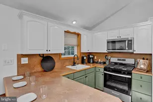 301 Wyomissing Dr, Pocono Lake, PA 18347 - Photo 9