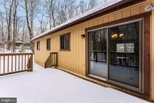 391 Berry Ln, Pocono Lake, PA 18347 - Photo 25