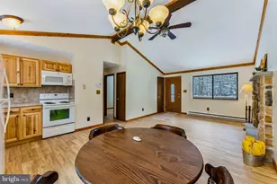 391 Berry Ln, Pocono Lake, PA 18347 - Photo 17