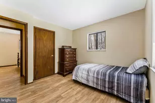 391 Berry Ln, Pocono Lake, PA 18347 - Photo 15