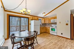 391 Berry Ln, Pocono Lake, PA 18347 - Photo 15