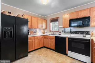 462 Country Pl Dr, Tobyhanna, PA 18466 - Photo 11