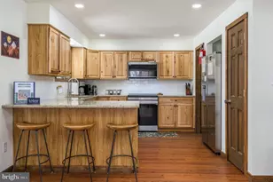 2206 Chatham Ct, Middle Smithfield, PA 18324 - Photo 5