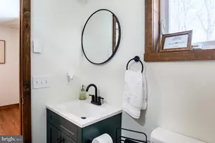 2206 Chatham Ct, Middle Smithfield, PA 18324 - Photo 13