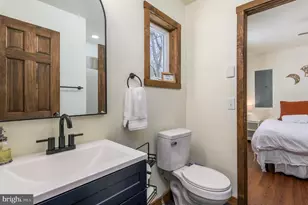 2206 Chatham Ct, Middle Smithfield, PA 18324 - Photo 17