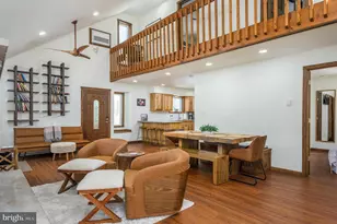 2206 Chatham Ct, Middle Smithfield, PA 18324 - Photo 3