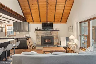 7698 Lake Shore Dr, Pocono Lake, PA 18347 - Photo 19