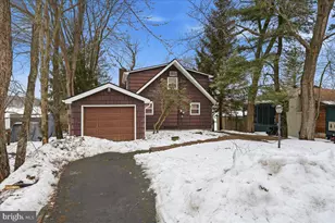 7698 Lake Shore Dr, Pocono Lake, PA 18347 - Photo 5