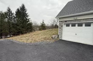 584 Westlake Dr, East Stroudsburg, PA 18302 - Photo 25