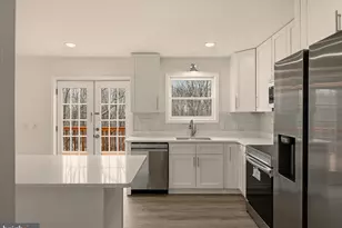 2026 Candlewood Ln, Blakeslee, PA 18610 - Photo 5