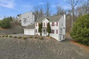 706 Franklin Ct, East Stroudsburg, PA 18302 - Photo 3
