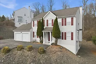 706 Franklin Ct, East Stroudsburg, PA 18302 - Photo 3