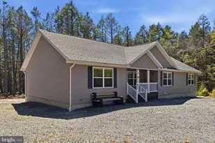 506 Sir Jeoffrey Ct, Blakeslee, PA 18610 - Photo 3