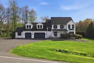 5556 Bridle Rd, Stroudsburg, PA 18360 - Photo 3
