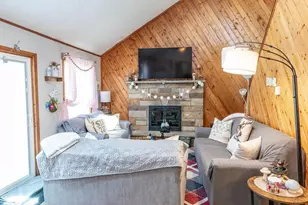 945 Country Pl Dr, Tobyhanna, PA 18466 - Photo 5