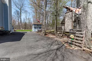 945 Country Pl Dr, Tobyhanna, PA 18466 - Photo 33