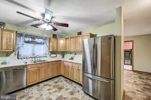 2204 Branchwood Ct, East Stroudsburg, PA 18302 - Photo 17