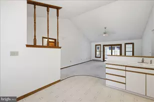 166 Regency Ln, Brodheadsville, PA 18322 - Photo 11
