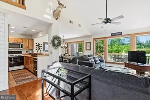 344 Hemlock Ln, Tannersville, PA 18372 - Photo 9