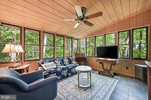 90 Oak Ln, Pocono Manor, PA 18349 - Photo 19