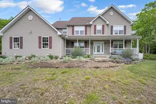 194 Tumbleweed Dr, Effort, PA 18330 - Photo 1