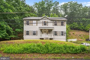 313 Lower Lakeview Dr, East Stroudsburg, PA 18302 - Photo 1