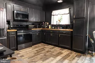 8111 Coco Dr, Pocono Summit, PA 18346 - Photo 15