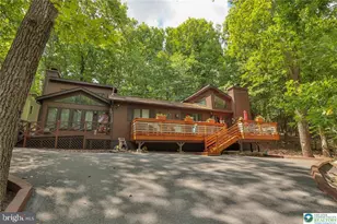 2114 Lansdale Dr, East Stroudsburg, PA 18301 - Photo 1