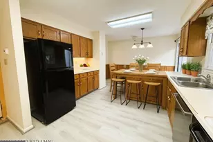 124 Eaglesmere Cir, East Stroudsburg, PA 18301 - Photo 7