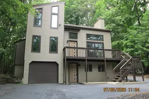 207 Somerset Dr, East Stroudsburg, PA 18301 - Photo 3