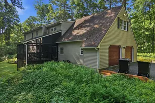 875 Greenview Dr, Stroudsburg, PA 18360 - Photo 3