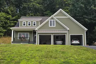 165 W Hills Dr, Stroudsburg, PA 18360 - Photo 1