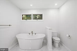 2208 Hillcrest Dr, Pocono Pines, PA 18350 - Photo 21