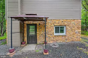 389 Clearview Dr, Long Pond, PA 18334 - Photo 9