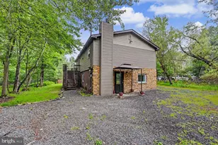 389 Clearview Dr, Long Pond, PA 18334 - Photo 3