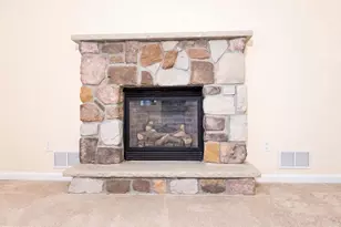 814 Clearview Dr, Long Pond, PA 18334 - Photo 9