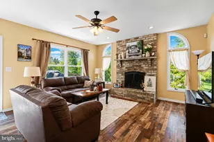 4006 Crest View Dr, Stroudsburg, PA 18360 - Photo 7