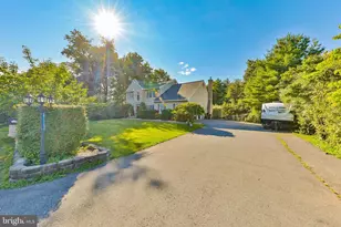4132 Crest Dr, Stroudsburg, PA 18360 - Photo 3