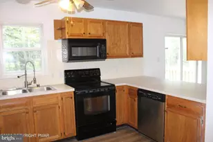 889 Country Pl Dr, Tobyhanna, PA 18466 - Photo 15