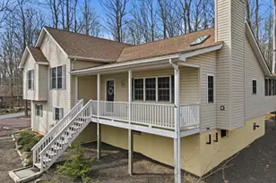 104 Merriment Ln, Blakeslee, PA 18610 - Photo 1