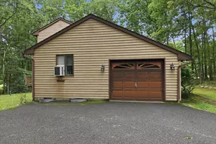 408 Long View Dr, Stroudsburg, PA 18360 - Photo 7