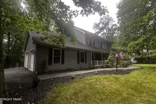 6164 Starlight Ct, Swiftwater, PA 18370 - Photo 3