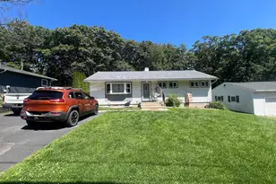 5 Oak St, Mount Pocono, PA 18344 - Photo 1