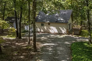 1362 Brian Ln, Effort, PA 18330 - Photo 3