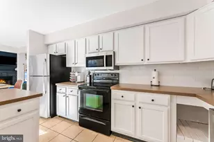 3159 Greenbriar Dr, East Stroudsburg, PA 18301 - Photo 9