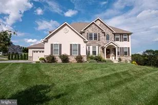 2 Creek View Ct, Easton, PA 18045 - Photo 1