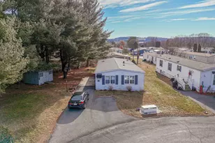 52 W Zimmer Dr, Walnutport, PA 18088 - Photo 5