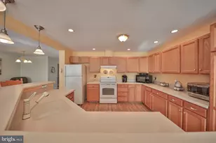 742 Biltmore Ave, Easton, PA 18040 - Photo 9