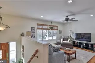 536 Carol Ln, Bath, PA 18014 - Photo 3